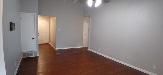 Foto del edificio - 2437 Miller St