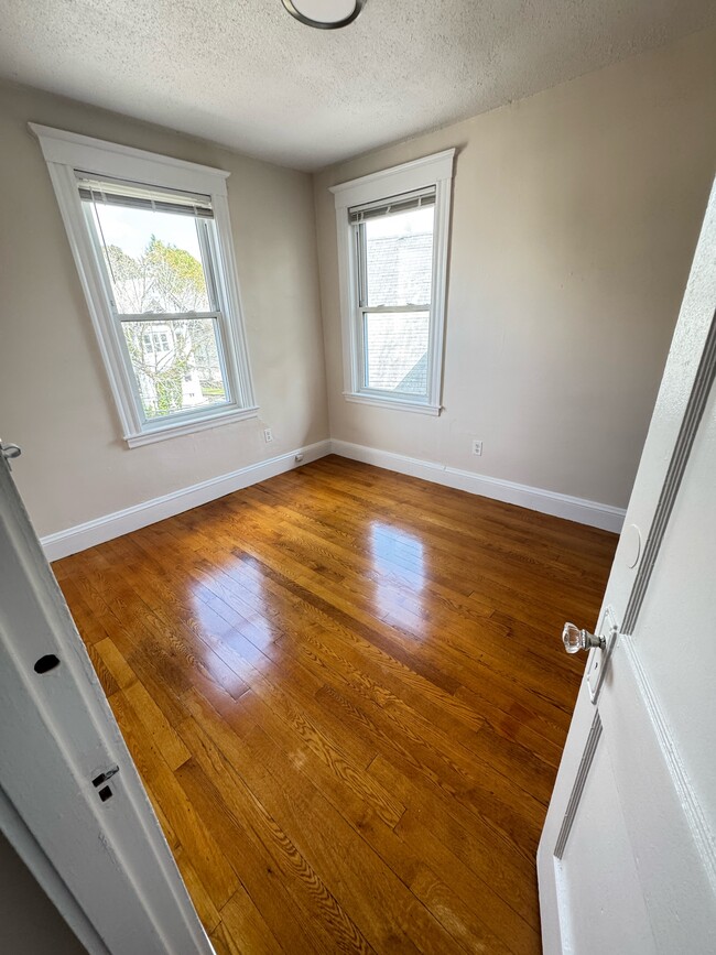 Building Photo - 37 Atkins St