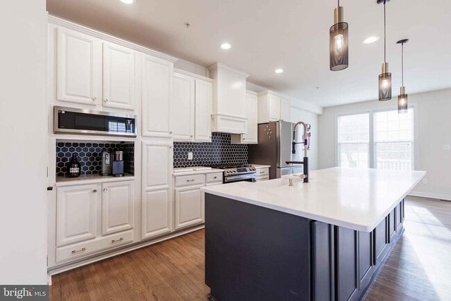 Foto del edificio - 9733 Braidwood Ter