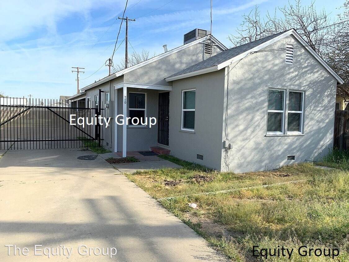 Primary Photo - 700-710 E Tulare Ave