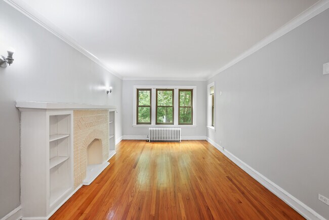 Foto del edificio - 5020 N Harding Ave