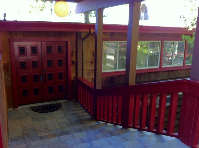 Front entrance - 18 Pepper Way