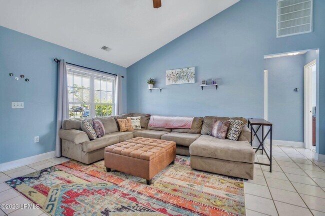 Building Photo - 96 Wintergreen Dr