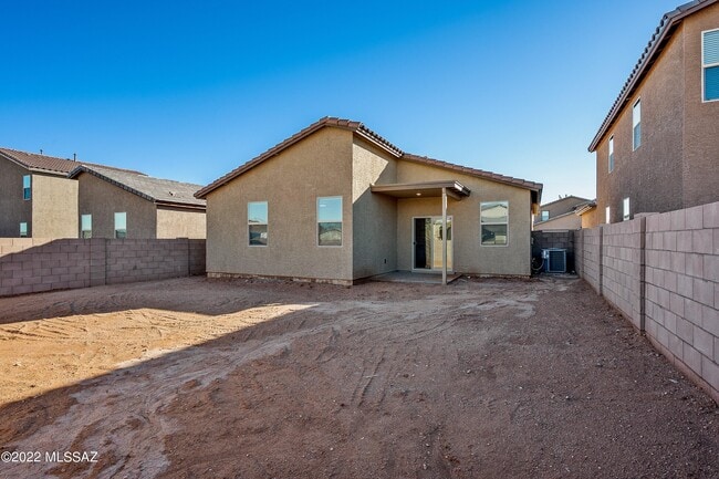 Building Photo - 6330 S Crescent Peak Dr