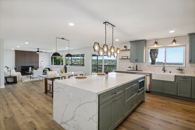 Building Photo - 4326 Avon Dr