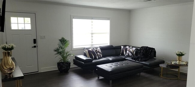 Building Photo - 1619 Linwood Dr