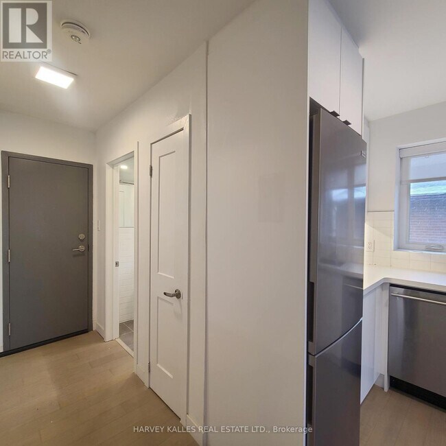 Building Photo - 521 Browns Line