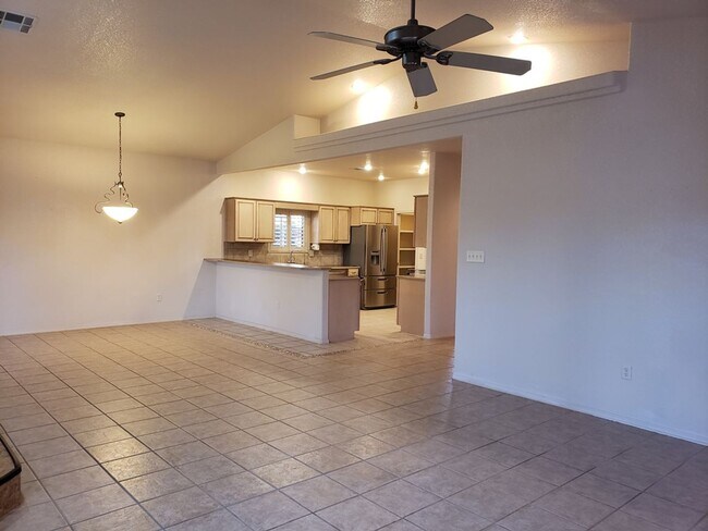 Foto del edificio - Golf Course Neighborhood