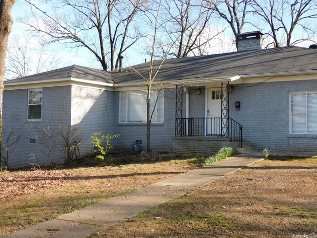 Building Photo - 3 Fair Hill Cir