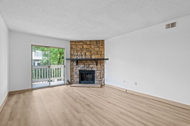 Foto del edificio - Updated 1BD/1BA Condo in DTC – Available Now!