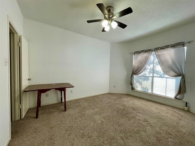 Building Photo - 10130 Waterstone Dr