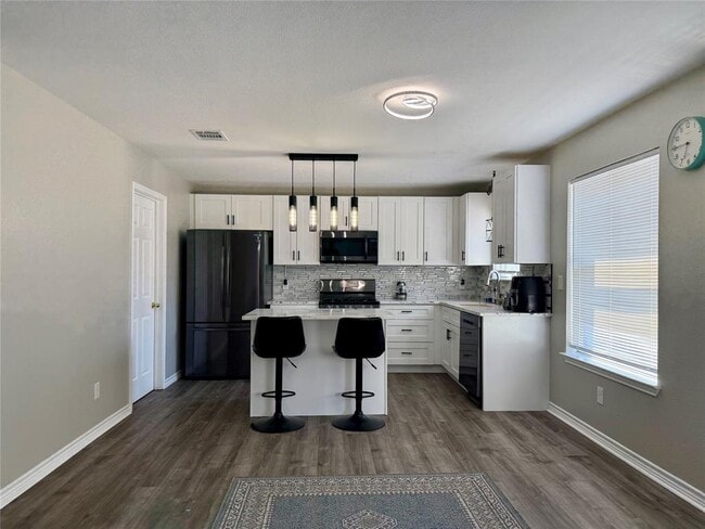 Building Photo - 1002 Port Daniel Dr