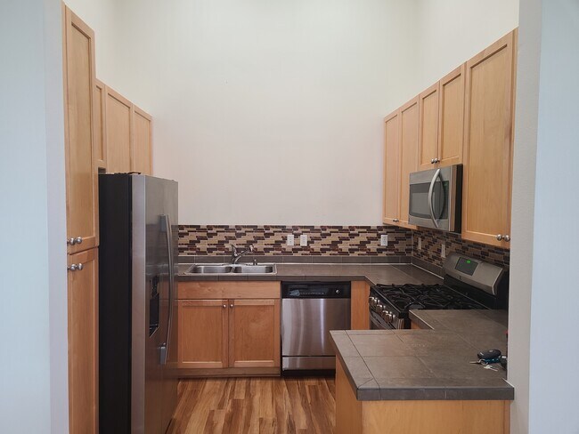 Building Photo - 454 Shelton Pl NE