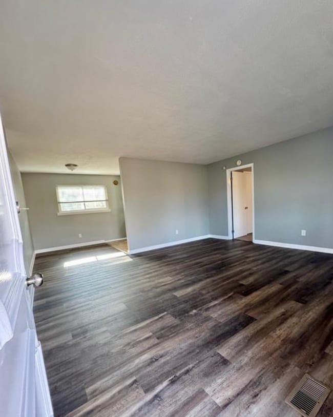 Foto del edificio - 3 bed & 2 bath home