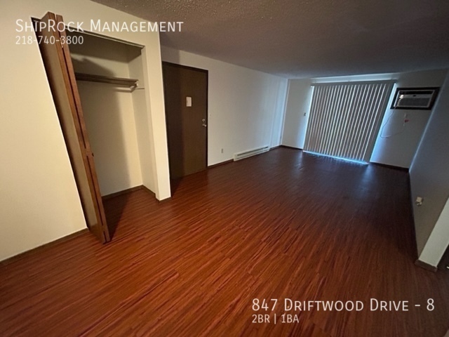 Foto del edificio - 847 Driftwood Dr