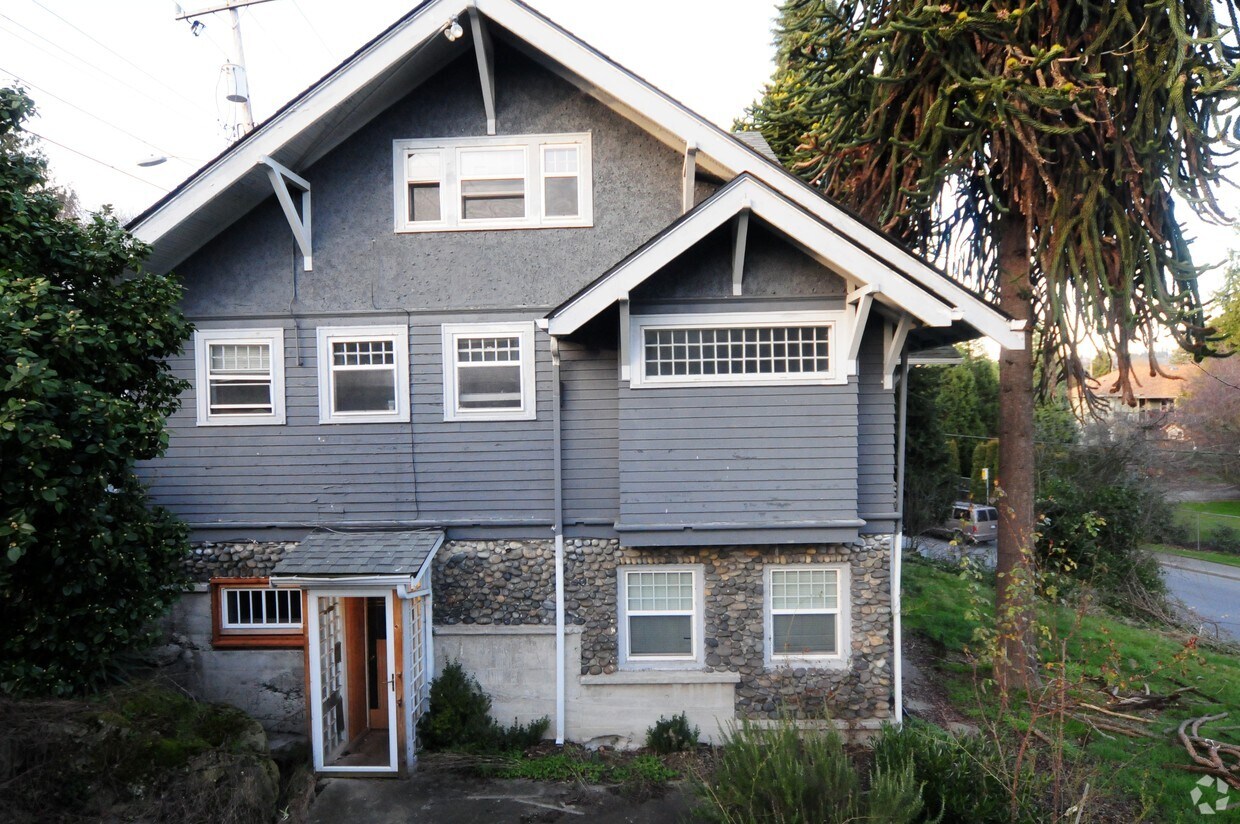 Building Photo - 13041 E Marginal Way S