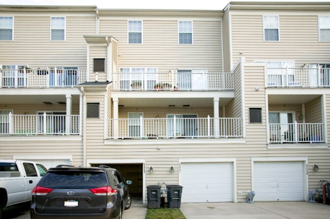 Building Photo - 42243 Black Rock Terrace