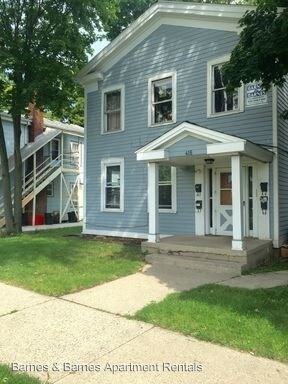 Foto principal - 418 N River St
