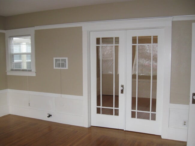 Building Photo - 2316 Brooks Ave