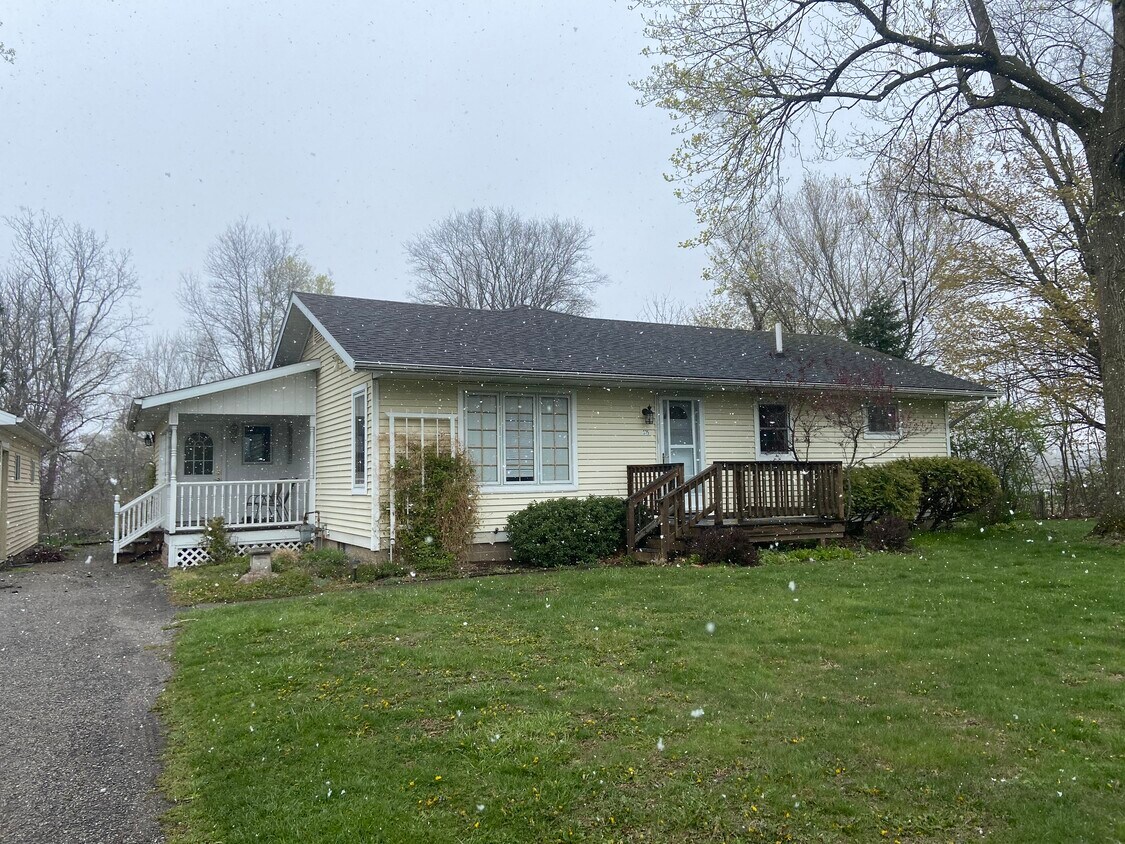 375 E Burdick Rd, Chesterton, IN 46304 House Rental in Chesterton, IN