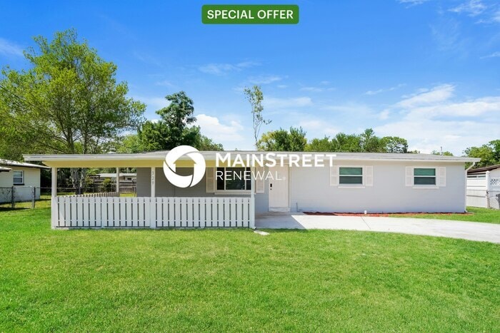 Foto principal - 4 Bedroom Pet-Friendly Home in ORANGE PARK...