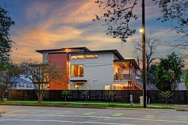 Building Photo - 1400 Maryland St