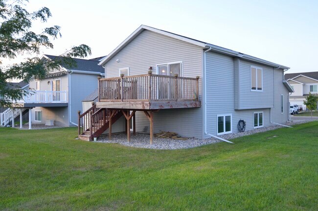 Vista posterior - 445 Foxtail Dr