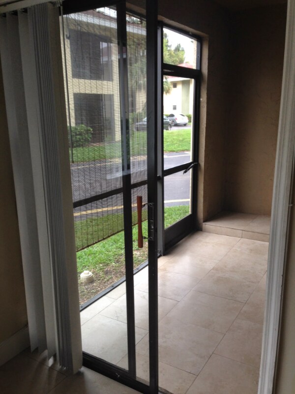 Foto del edificio - 2445 SW 18th Terrace