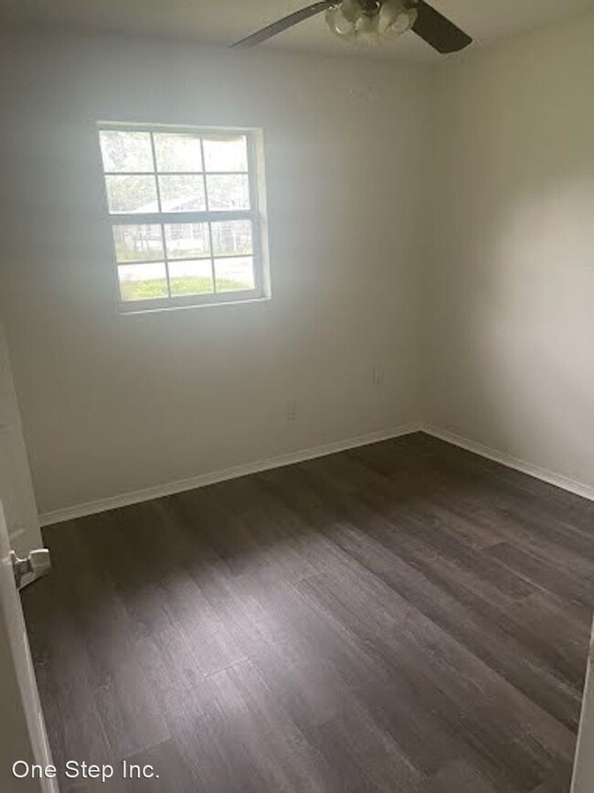 Building Photo - 3 br, 1 bath House - 1710 SW 3rd St