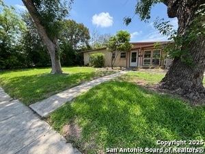 Building Photo - 318 Sprucewood Ln