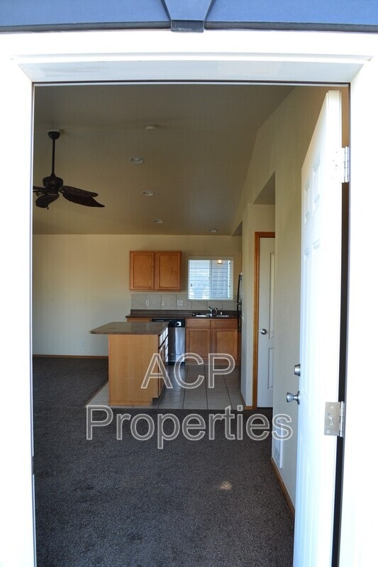 Building Photo - 3233 Racine St