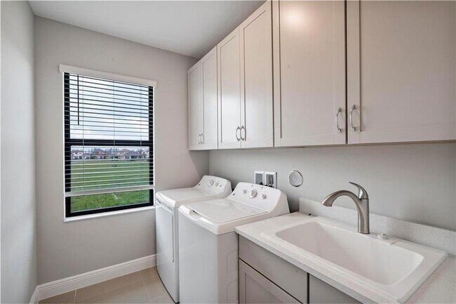 Foto del edificio - 12135 E Baypoint Cir
