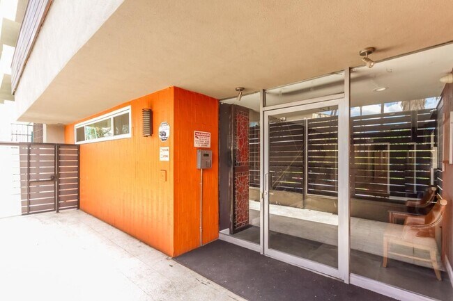 Foto del edificio - 932 South Westmoreland Avenue, Unit 211