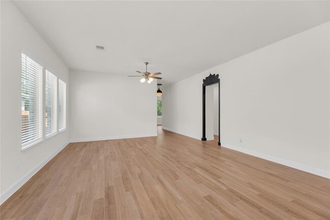 Building Photo - 145 Plumbago Loop