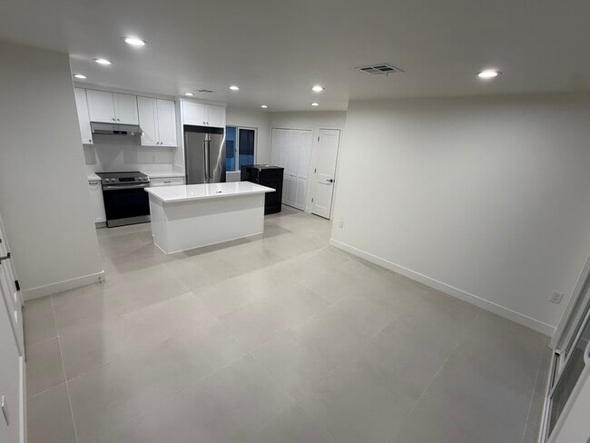 Building Photo - 9685 Blake Ave