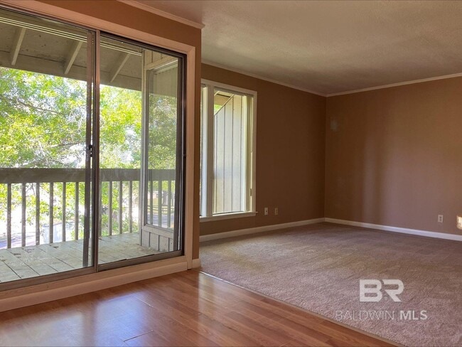 Building Photo - 2069 Sea Cliff Dr N