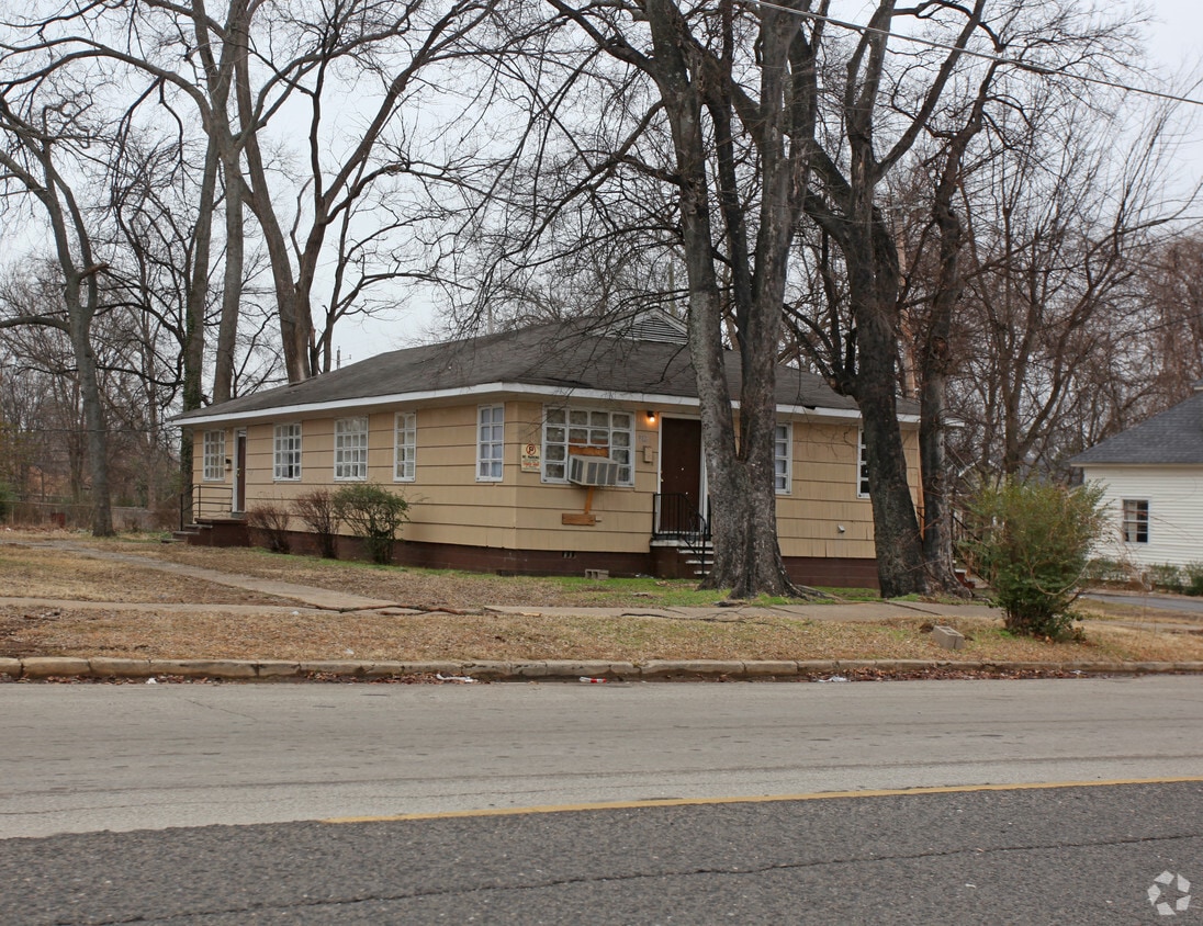Building Photo - 1151 SW Cotton Ave