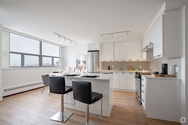 Interior Photo - 18 Brownlow