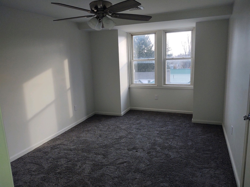 Bedroom #1 - 1027 E Pine St