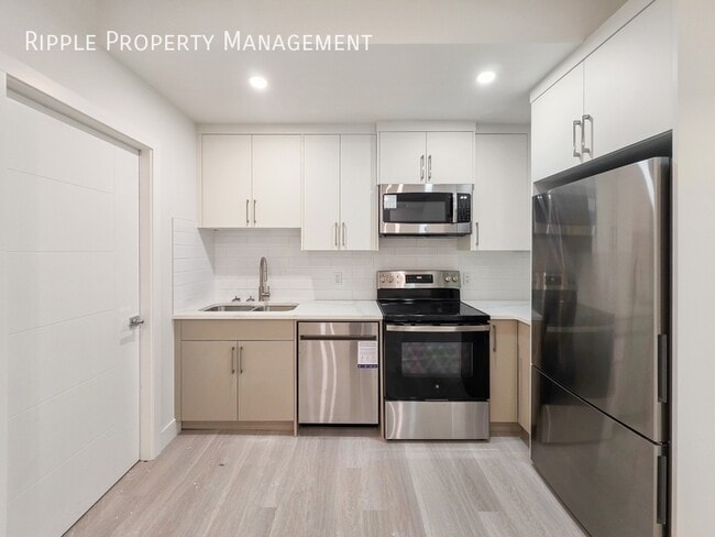 Building Photo - BRAND NEW 2 BEDS, 1 BATH BASEMENT SUITE | CENTRAL AC | PRIME BOWNESS LOCATION