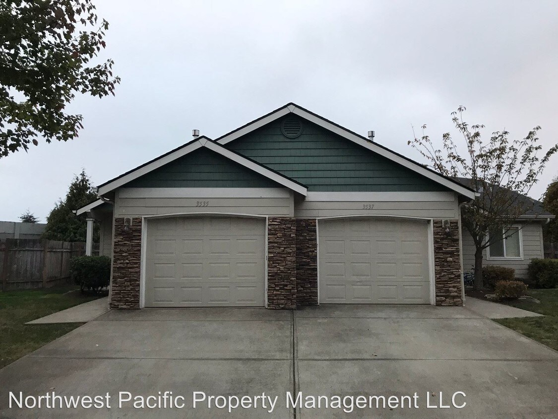 Primary Photo - 3535-3537 Fisher Ct NE