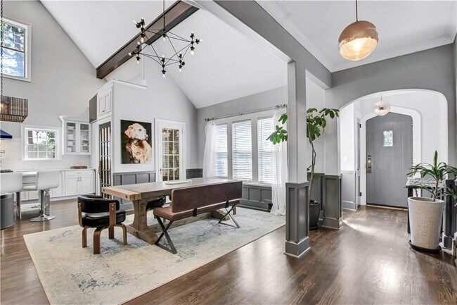 Building Photo - 1290 Pasadena Ave NE