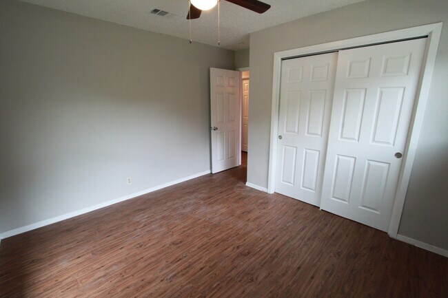 Foto del edificio - East Austin 4BR Gem on Cul-de-Sac w/ Spacious Lot & Updates