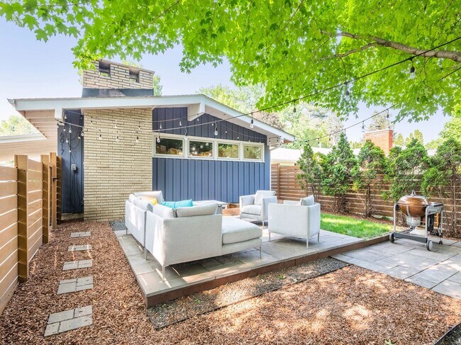 Foto del edificio - 6017 Halifax Ave S