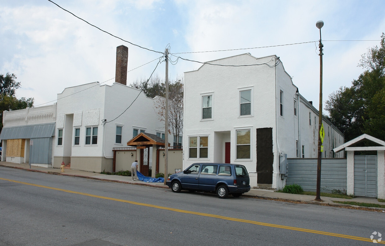 Primary Photo - Casa Blanca