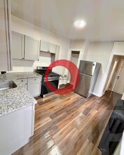 Building Photo - 340 S 5th St