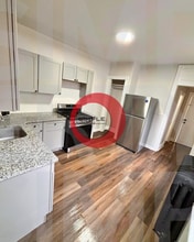 Building Photo - 340 S 5th St