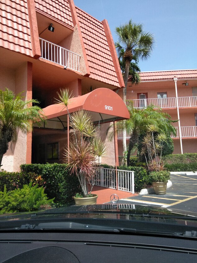 9101 Lime Bay Blvd Unit 308, Tamarac, FL 33321 Condo for Rent in