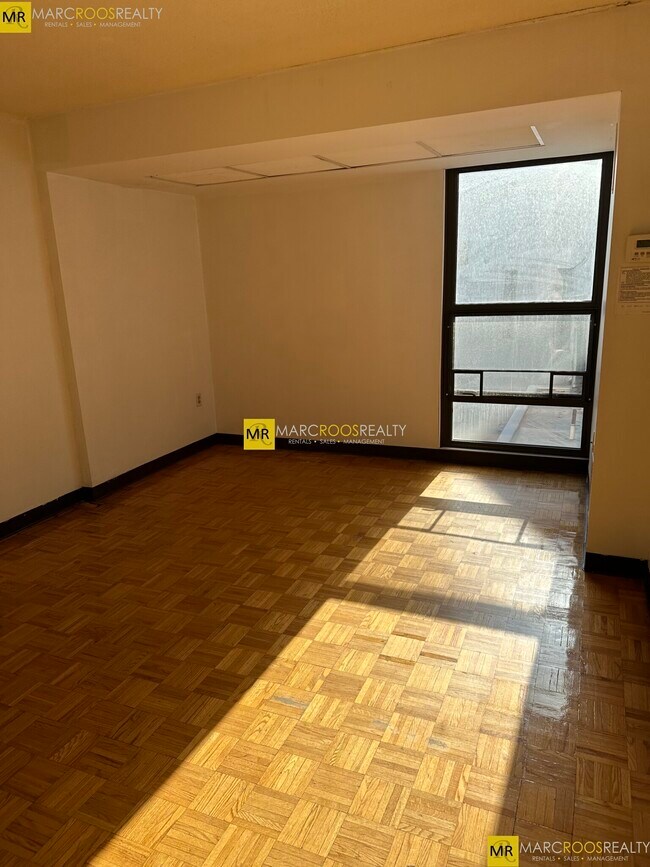 Foto del edificio - 566 Commonwealth Ave