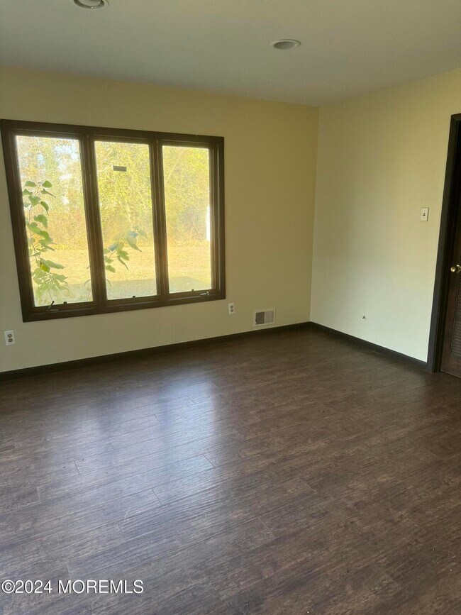 Foto del edificio - 2103 Rutherford Ave